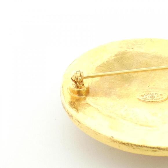 CHANEL Gold Brooch